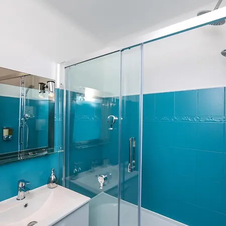 Le Provencale : Plages, Balcon, Clim Apartment Vallauris