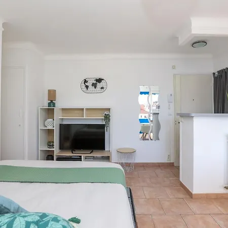 Daire Le Provencale : Plages, Balcon, Clim Vallauris